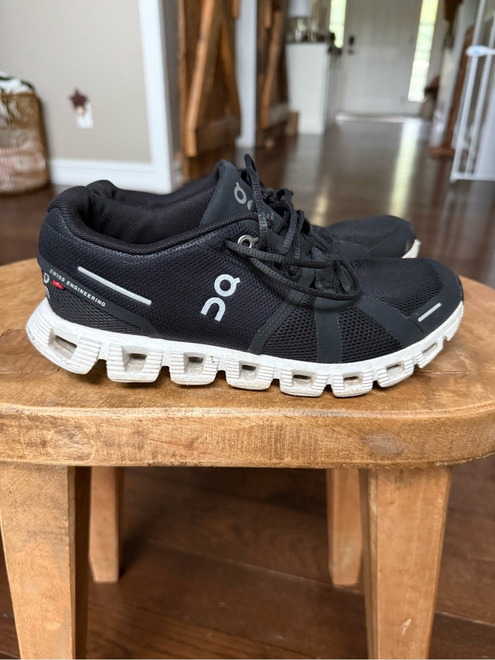 On Running Black & White Cloud-Inspired Men's Athletic Shoes